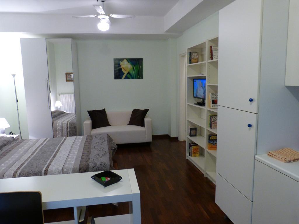 Апартаменты Residenza Piazza San Francesco Болонья Номер фото